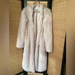 💗 Faux Fur body coat Sz L pale pink EUC glam feminine